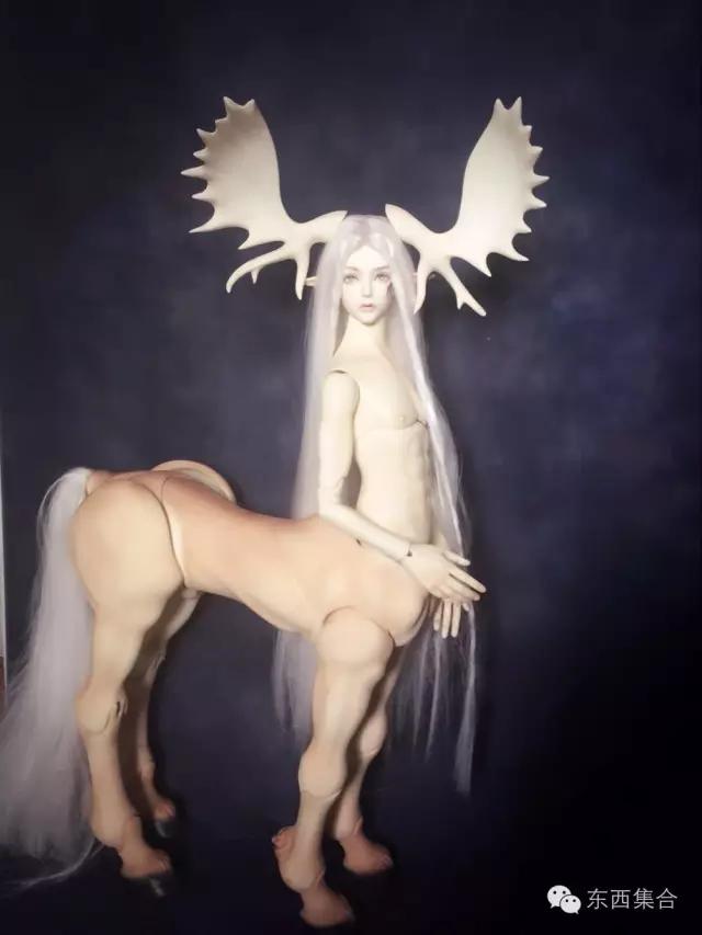 她是资深娃娘，也是暴雪爸爸的死忠粉