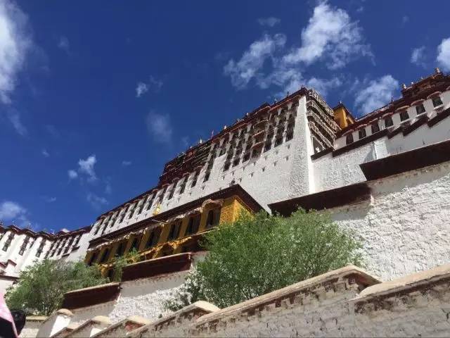 日照有什么好玩的地方,日照金山