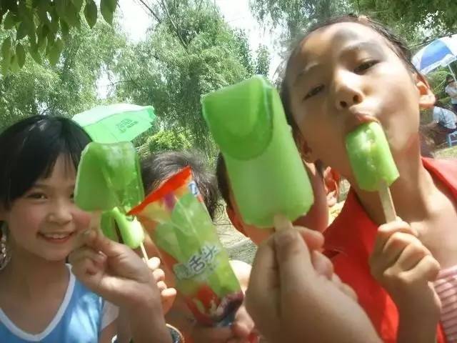 盘点那些充满童年回忆的冰棍,和路雪红糖冰粉口味冰棍