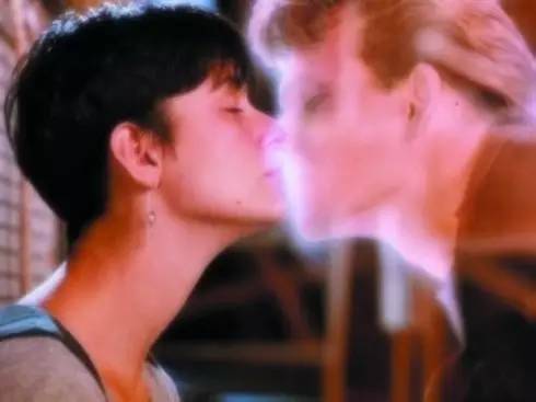 朱迅是小燕子吗,朱迅是朱军的姑娘吗