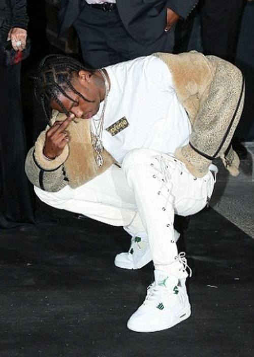 头条|Jordan4史上超人气的11款绝美配色！“乔4大年”就是今年了