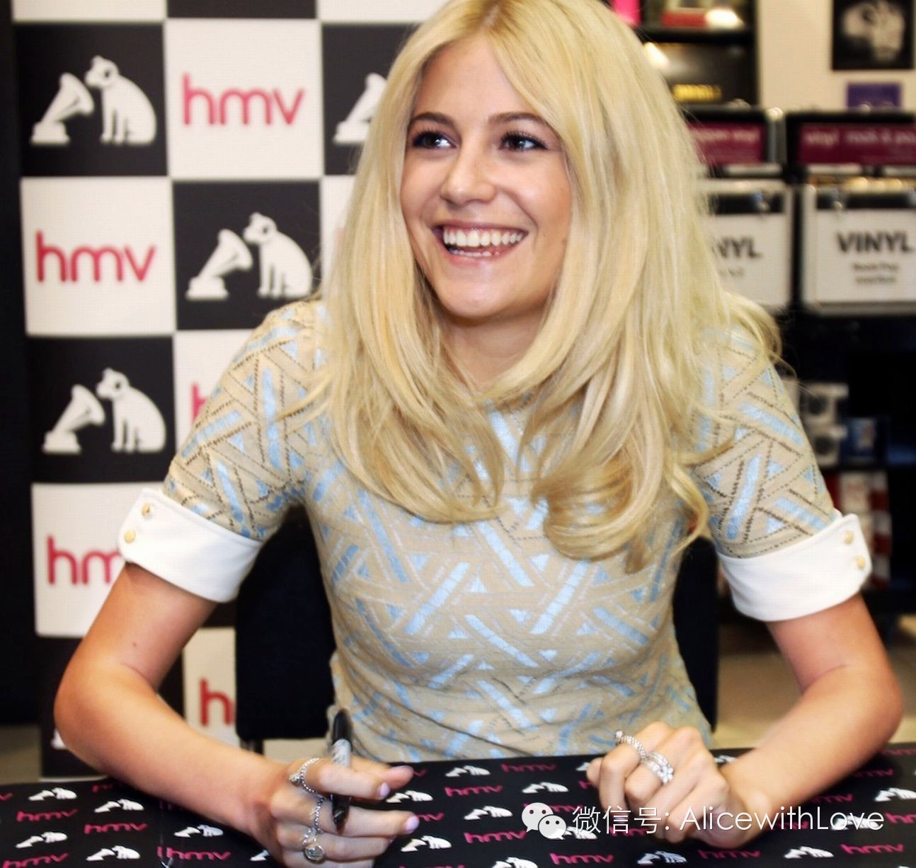 一个征服了莓莓与《神秘博士》女主的英伦品牌，附设计师越洋八卦回应