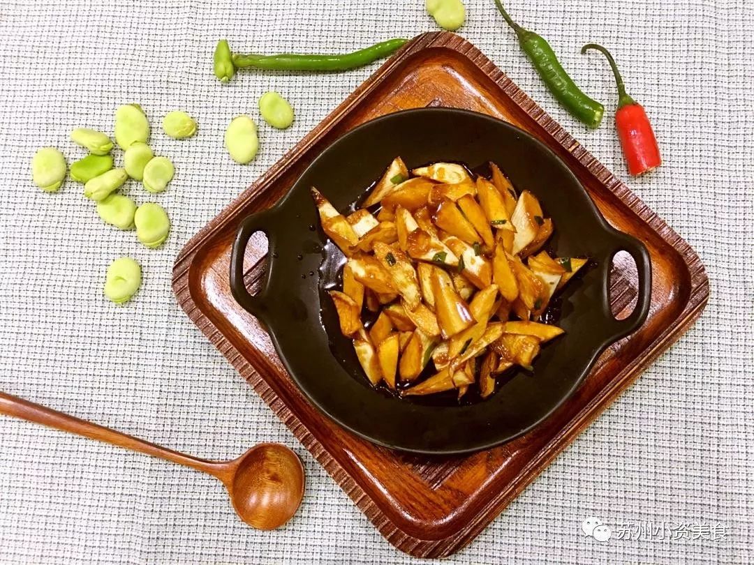 3月啦!不时不吃的苏州人又迎来了一波春天的美食,青团子、腌笃鲜、明前螺、马兰头……