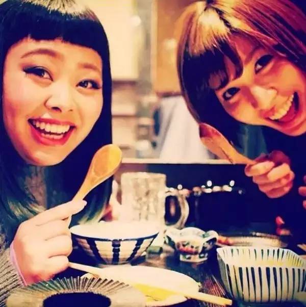 逆袭这个重达200斤的胖妹竟然是日本最火的网红