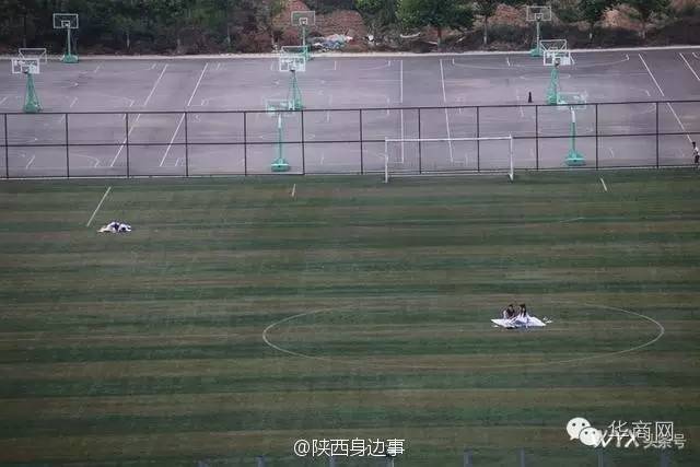 陕西西安女子被拖走后续,西安一女子骑车时手机被偷