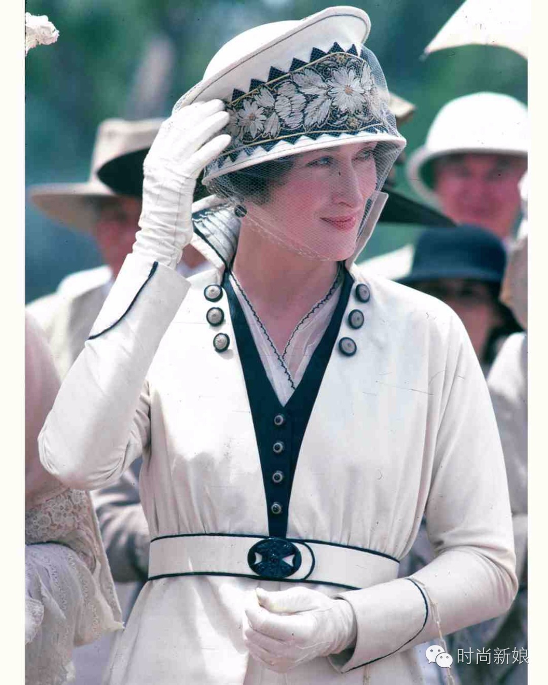 回顾一下20多年前穿婚纱的造型,婚纱电影中最经典的6款婚纱