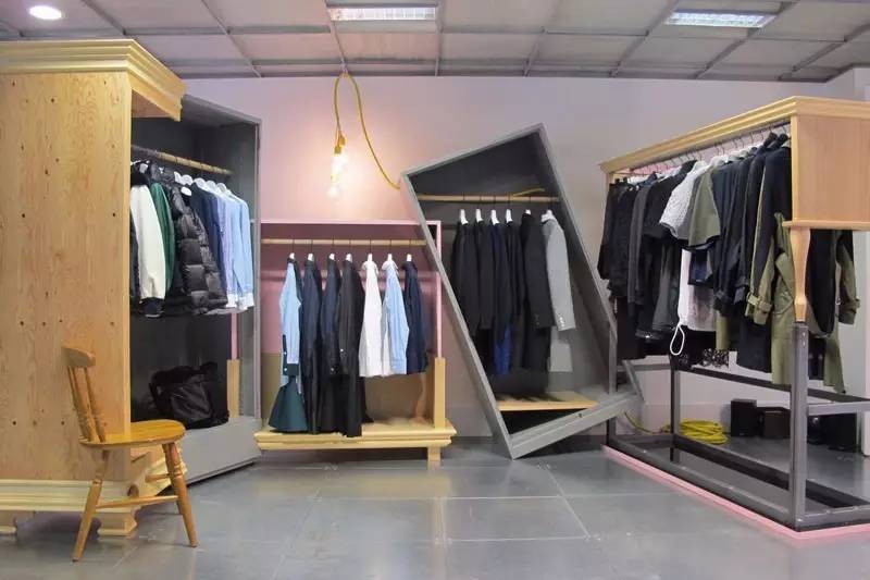 2011伦敦春夏时装周最后一场视频,burberry伦敦时装周2024