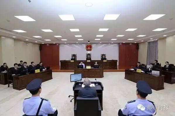 在云南贪了10年，玩了10年*纪委中**编书警示，历数白恩培“罪状”