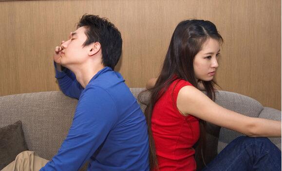 男朋友似乎想劈腿,我该怎么办?