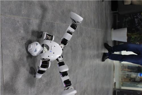 vr体验课堂进校园,vr走进课堂需要什么硬件