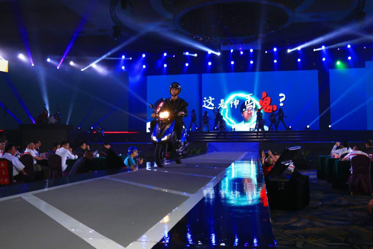 实在看不下去了，鬼马学生竟敢如此撩妹