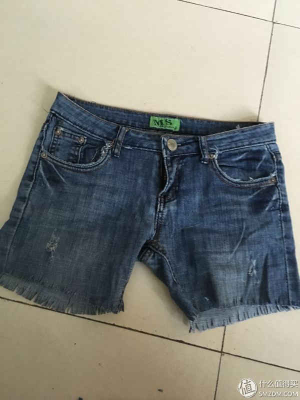 废旧紧身的牛仔裤怎么改短裤,旧牛仔裤改造短裤教程