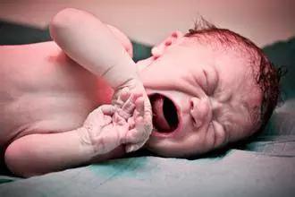 宝宝受到惊吓抽搐是怎么了,孩子受惊吓手脚抽筋怎么回事