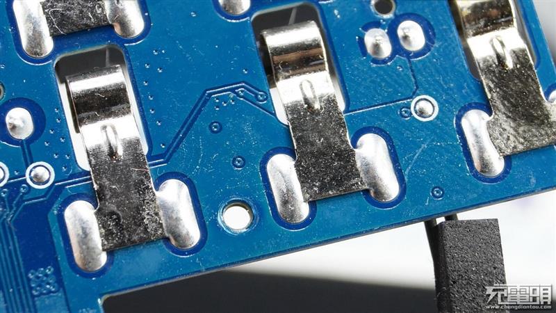 小米55瓦无线充电器拆解视频,小米车载充电器100w拆解