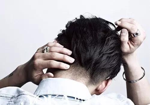 人为什么会有头屑？原因竟然是这样！｜世萱堂