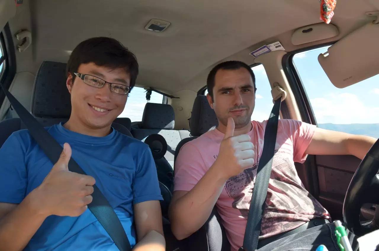 一个陕西汉子花7万元环游地球1圈,还带回一个美国女友!