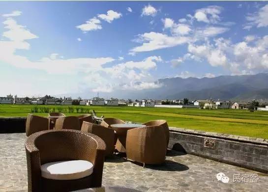 这个歪果仁倾其所有到大理开民宿，竟然成为中国小型度假酒店NO.1