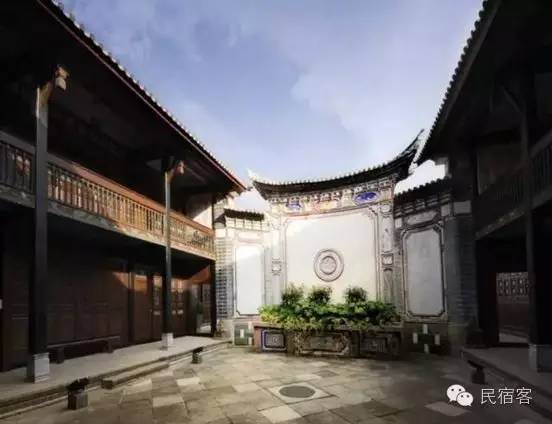 这个歪果仁倾其所有到大理开民宿，竟然成为中国小型度假酒店NO.1