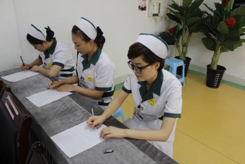 淄博中大狠抓医疗安全与质量医护全体签订责任书