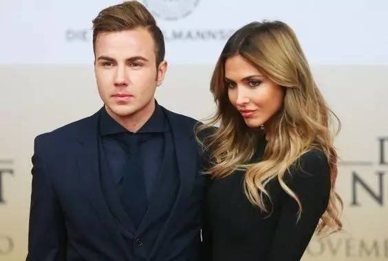 今晚半决赛！快来做一个时髦的伪球迷？