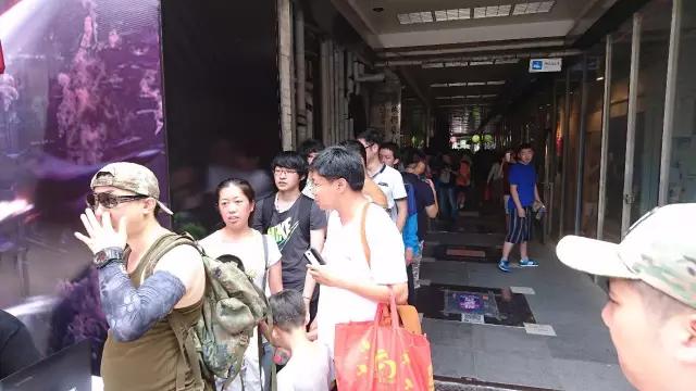 张召忠真的要当局座啦！这回真被玩坏，新节目发布会表情包诞生！