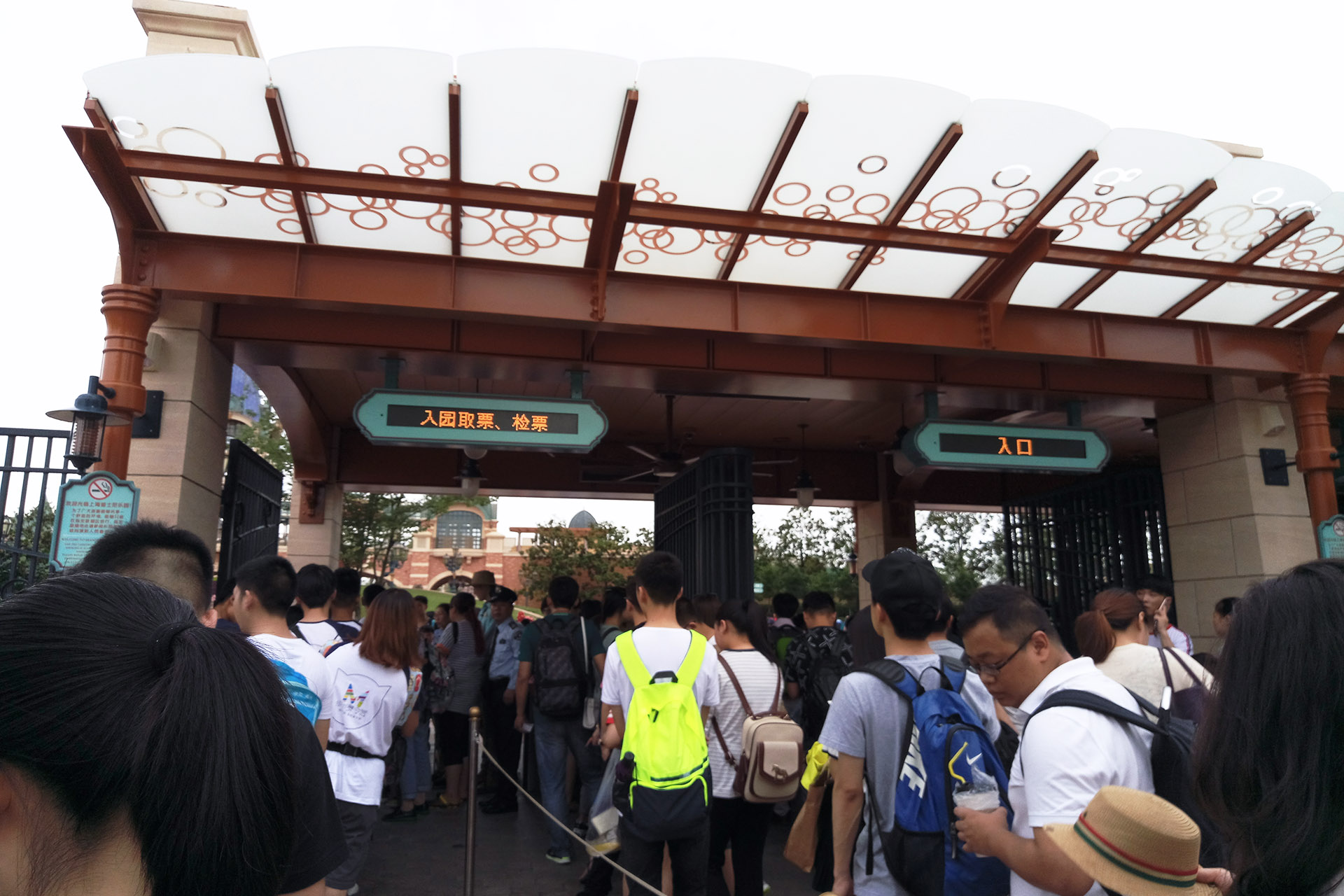 上海迪士尼好玩吗值得去吗,上海迪士尼一整天游玩攻略