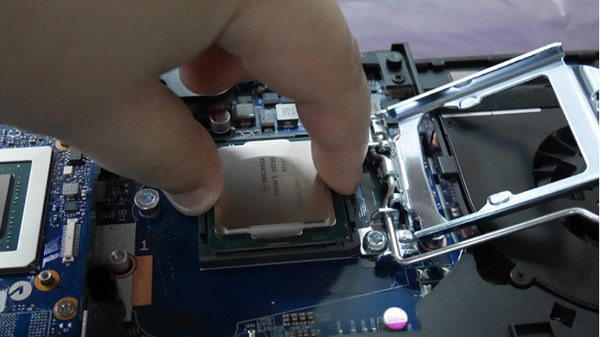 炫龙笔记本显卡驱动怎么更新,炫龙游戏本拆机