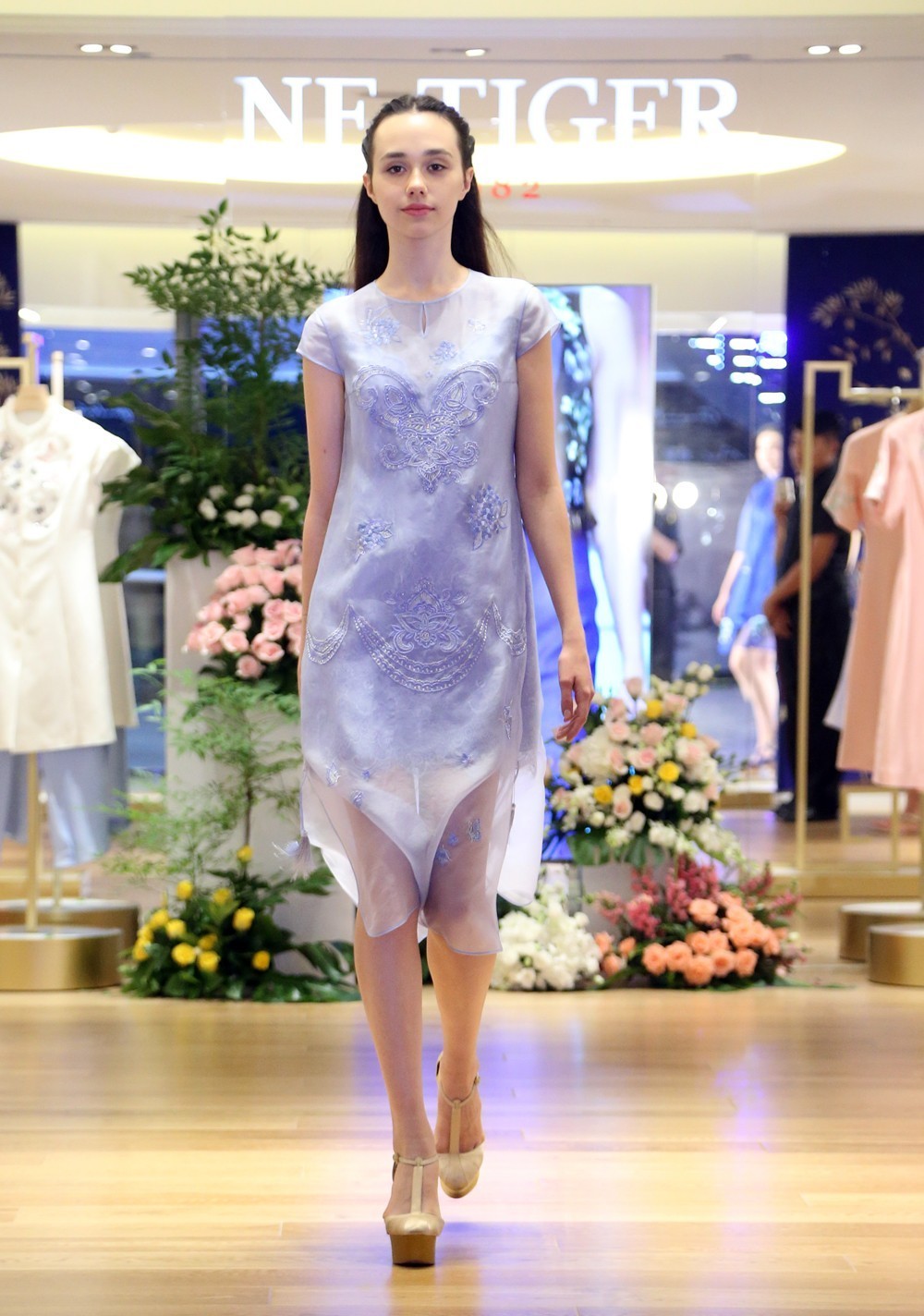 尚品|美衣、美食、美酒、美人,去NE·TIGER高级成衣店享受“四美”!