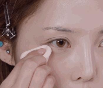 肿眼泡画眼影需要大面积打底吗,眼影怎么画不脏又显色