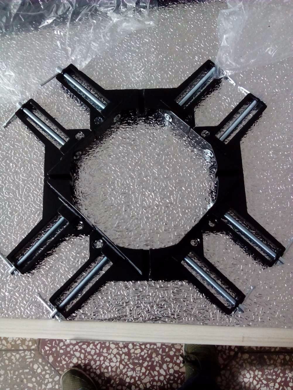 没养鱼有油膜,没养鱼只是在岸上走