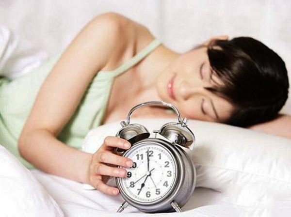 夏季预防中暑的十大食疗方法,夏季如何预防中暑和急救措施