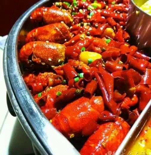 同样一家店，别人排成“葛优瘫”，我们吃到嗨翻天！