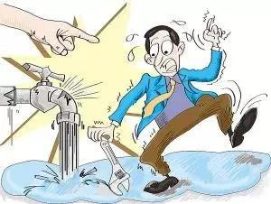 水龙头坏了自己安装不顺手,水龙头坏了怎样不拆再装一个新的