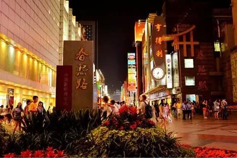 逃离大武汉？我选择拆穿朋友圈晒旅行照的人