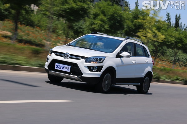 代步好选择SUV汽车网评测北汽绅宝X25