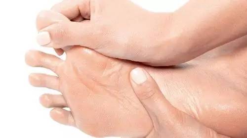 从脚看出疾病征兆,脚型不好看是怎么回事