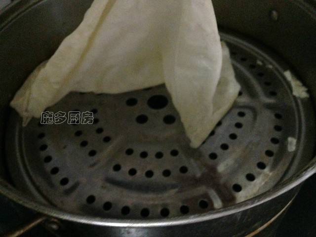 这个馍薄如纸，却筋道美味，在我家它和土豆丝是标配，全家都爱吃