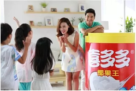 明星夫妻CP一起打的广告,威力究竟有多大?