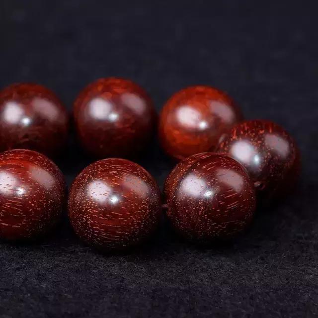 棕眼多的紫檀好吗,棕眼很多的红木