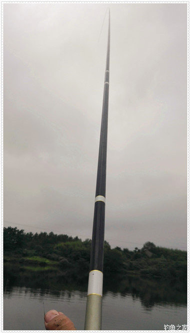 大雨一直下在鱼塘怎么钓草鱼,下大雨水库好钓草鱼吗