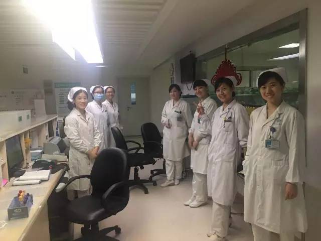 致敬暴雨时守护我们的人,致敬在暴雨中的坚守