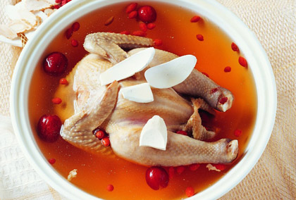 新生宝宝老是拉稀粑粑是怎么回事,新生宝宝老是拉肚子怎么回事