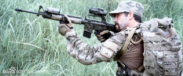 战争电影中的经典枪械,电影战狼中的一些枪械