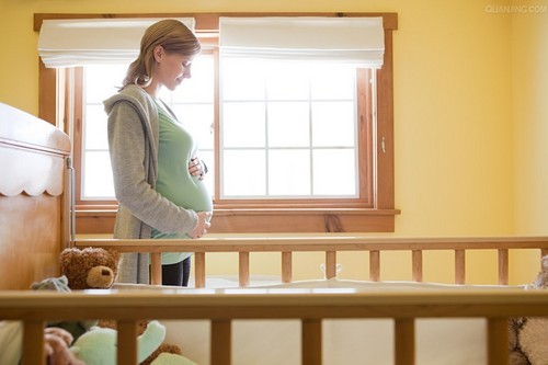 坐月子不能洗澡不能下床,坐月子不可以洗头洗澡吗