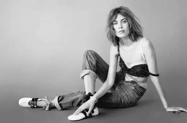 全世界都在穿的新款冬装,全世界都在穿的aj