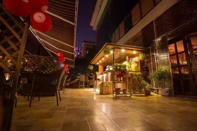 鐏孩閰掔豢澶嶅彜,鐏孩閰掔豢娓呭惂