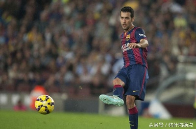 巴萨顶级中场身价,巴萨给梅西的年薪