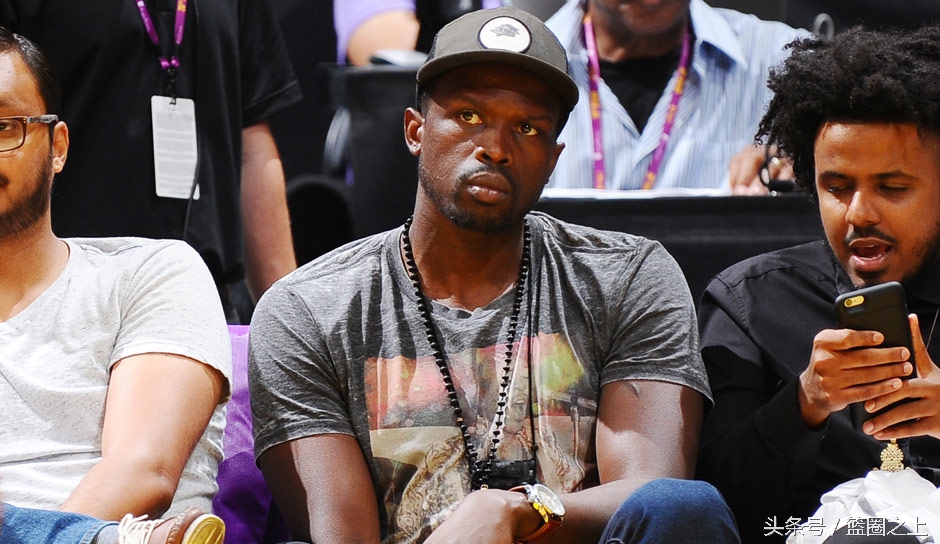 16座晃眼的冠军金杯！尽管落魄，他们才是洛城的主人！