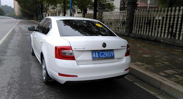 18款明锐1.6l自动豪华版功能讲解,斯柯达明锐1.5自动豪华版空间评测