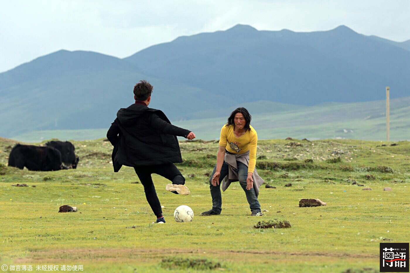 西藏雪山上的足球,足球西藏高原